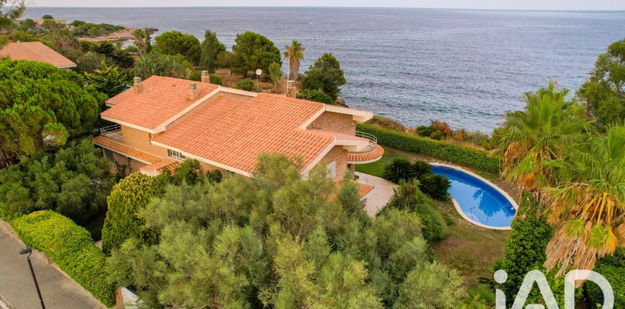 House in L'Ametlla de Mar, Tarragona, Spanien 4 Schlafzimmer, 550 m2 Nr. 192202