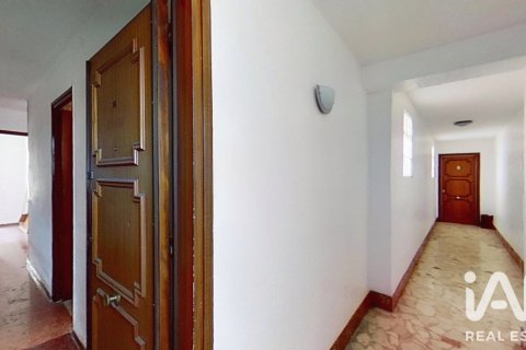 Huoneisto Tortosa, Tarragona, Espanja 4 makuuhuonetta, 101 m2 No. 192199