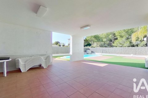 Talo vuokrattavana Roda de Berà, Tarragona, Espanja, 4 makuuhuonetta, 296 m2 No. 173390 - kuva 25