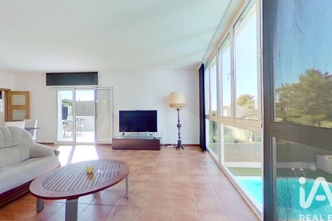 Talo vuokrattavana Roda de Berà, Tarragona, Espanja, 4 makuuhuonetta, 296 m2 No. 173390 - kuva 9