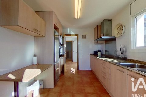 Talo vuokrattavana Roda de Berà, Tarragona, Espanja, 4 makuuhuonetta, 296 m2 No. 173390 - kuva 13