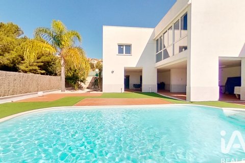 Talo vuokrattavana Roda de Berà, Tarragona, Espanja, 4 makuuhuonetta, 296 m2 No. 173390 - kuva 2