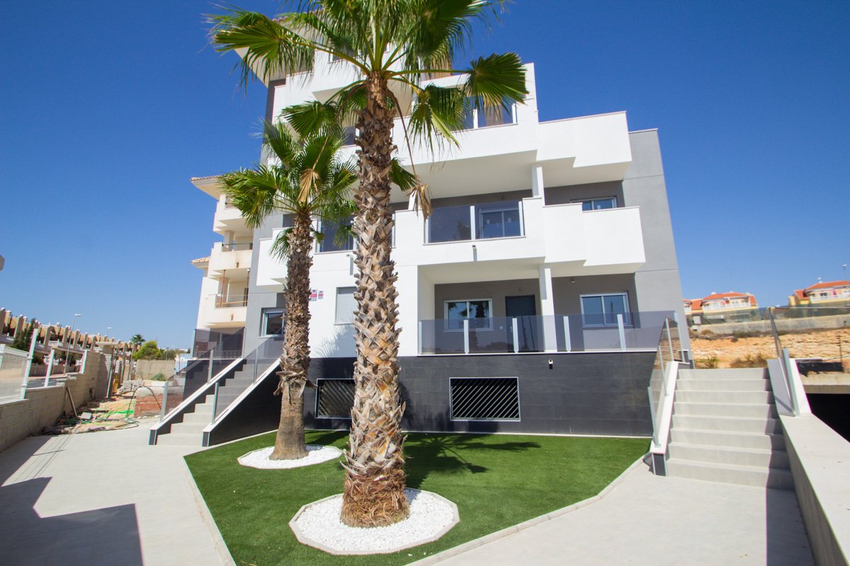 Apartment in Villamartin, Alicante, Spain 2 bedrooms, 89 sq.m. No. 81072