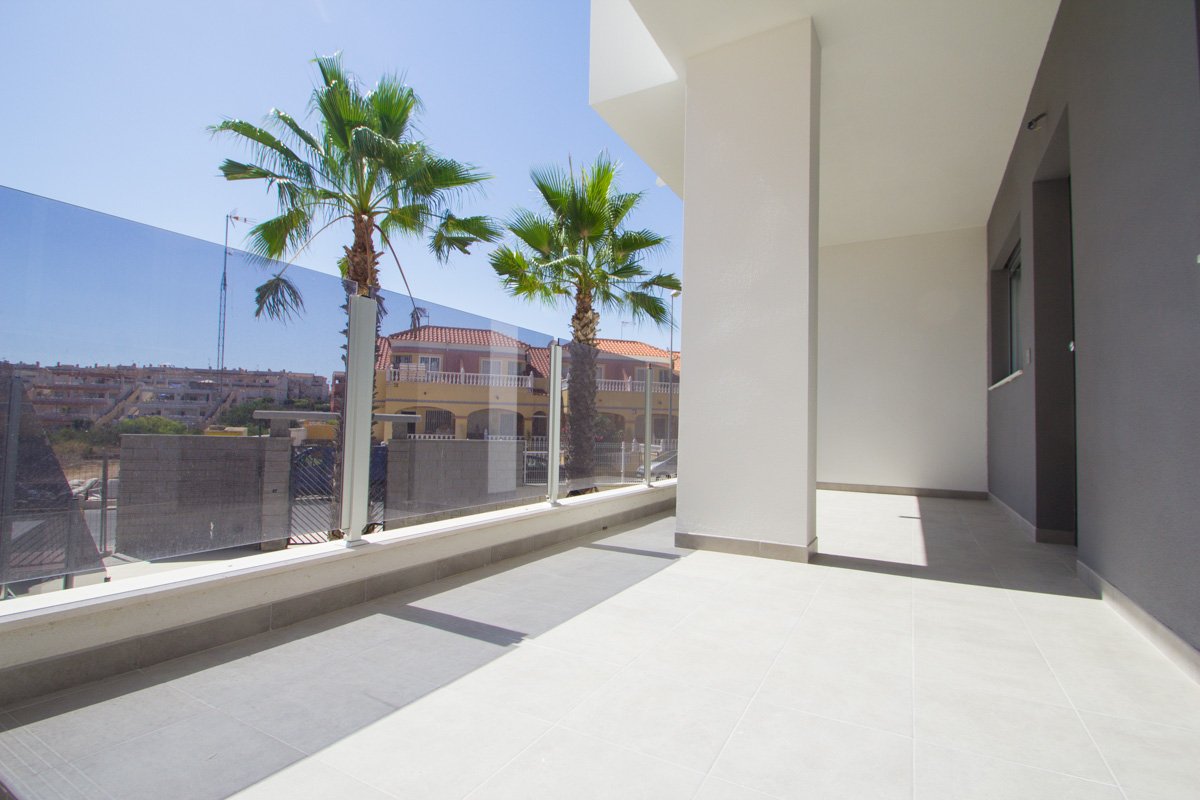 Apartment in Villamartin, Alicante, Spain 2 bedrooms, 89 sq.m. No. 81072