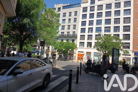 Huoneisto myytävänä Madrid, Espanja, 1 makuuhuone, 60 m2 No. 172145 - kuva 9