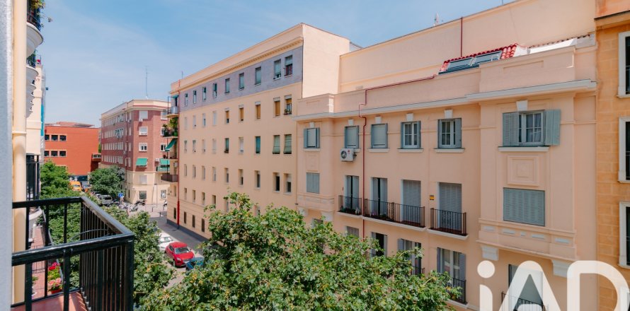 Wohnung in Madrid, Spanien 4 Schlafzimmer, 105 m2 Nr. 172144