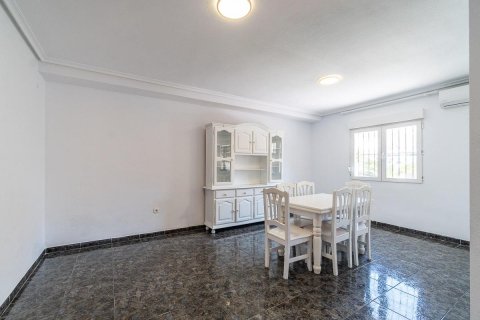 Продажа таухауса в Плайя Фламенка II, Аликанте, Испания 3 спальни, 105м2 №190174 - фото 12