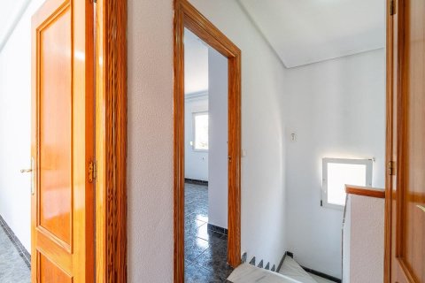 Продажа таухауса в Плайя Фламенка II, Аликанте, Испания 3 спальни, 105м2 №190174 - фото 17