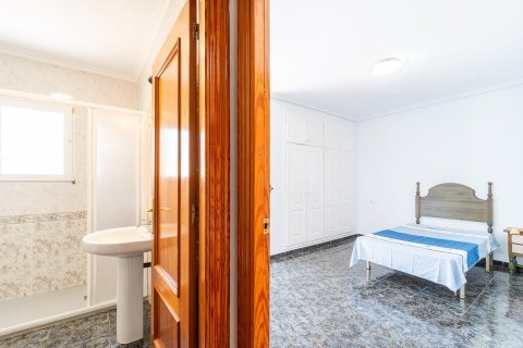 Продажа таухауса в Плайя Фламенка II, Аликанте, Испания 3 спальни, 105м2 №190174 - фото 23