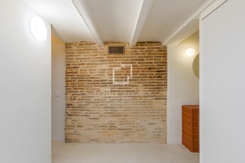 Lägenhet till salu i Barcelona, Spanien 2 sovrum, 85 kvm. Nr. 150358 - foto 23