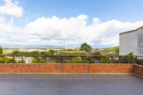 Villa for sale in Vallromanes, Barcelona, Spain 5 bedrooms, 362 sq.m. No. 150359 - photo 15