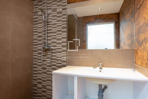 Villa for sale in Vallromanes, Barcelona, Spain 5 bedrooms, 362 sq.m. No. 150359 - photo 25