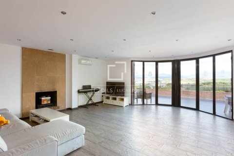 Villa for sale in Vallromanes, Barcelona, Spain 5 bedrooms, 362 sq.m. No. 150359 - photo 3