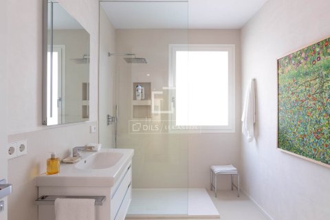 Villa for sale in Alella, Barcelona, Spain 6 bedrooms, 775 sq.m. No. 150357 - photo 20