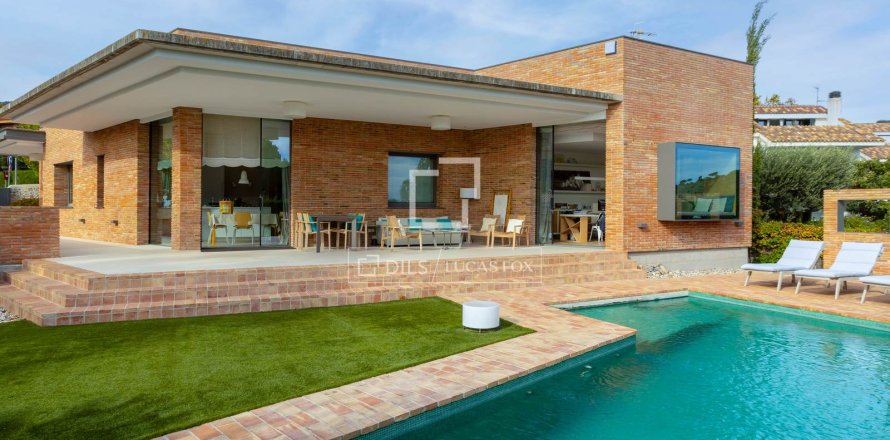 Villa in Alella, Barcelona, Spain 6 bedrooms, 775 sq.m. No. 150357