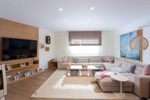 Villa for sale in Alella, Barcelona, Spain 6 bedrooms, 775 sq.m. No. 150357 - photo 6