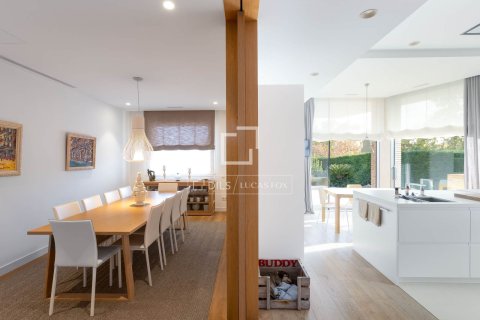 Villa for sale in Alella, Barcelona, Spain 6 bedrooms, 775 sq.m. No. 150357 - photo 10