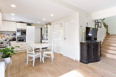 Villa in vendita a Castelldefels, Barcelona, Spagna 6 camere da letto, 305 mq. N° 150356 - foto 8