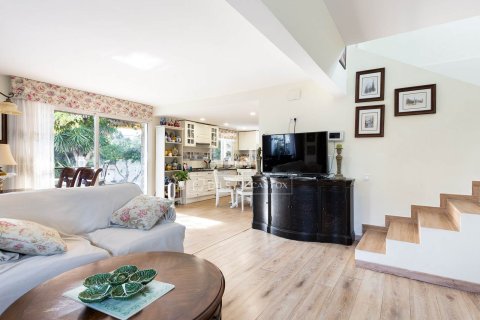 Villa in vendita a Castelldefels, Barcelona, Spagna 6 camere da letto, 305 mq. N° 150356 - foto 3