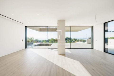 Villa for sale in Teia, Barcelona, Spain 4 bedrooms, 611 sq.m. No. 150360 - photo 13