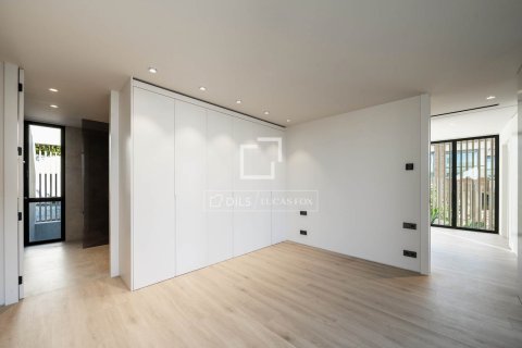 Villa for sale in Teia, Barcelona, Spain 4 bedrooms, 611 sq.m. No. 150360 - photo 30