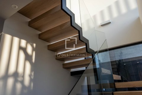 Villa for sale in Teia, Barcelona, Spain 4 bedrooms, 611 sq.m. No. 150360 - photo 21