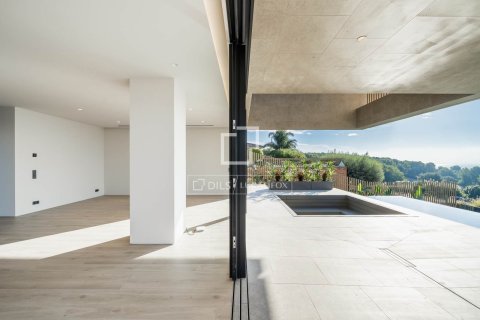 Villa for sale in Teia, Barcelona, Spain 4 bedrooms, 611 sq.m. No. 150360 - photo 12