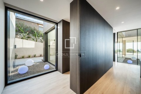 Villa for sale in Teia, Barcelona, Spain 4 bedrooms, 611 sq.m. No. 150360 - photo 17