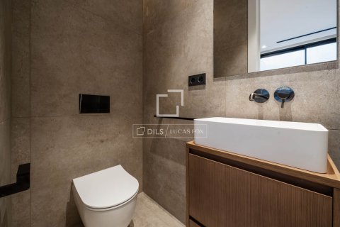 Villa for sale in Teia, Barcelona, Spain 4 bedrooms, 611 sq.m. No. 150360 - photo 29