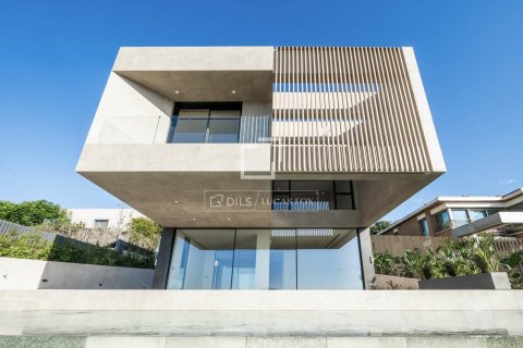 Villa for sale in Teia, Barcelona, Spain 4 bedrooms, 611 sq.m. No. 150360 - photo 2