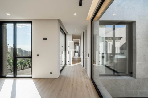 Villa for sale in Teia, Barcelona, Spain 4 bedrooms, 611 sq.m. No. 150360 - photo 26