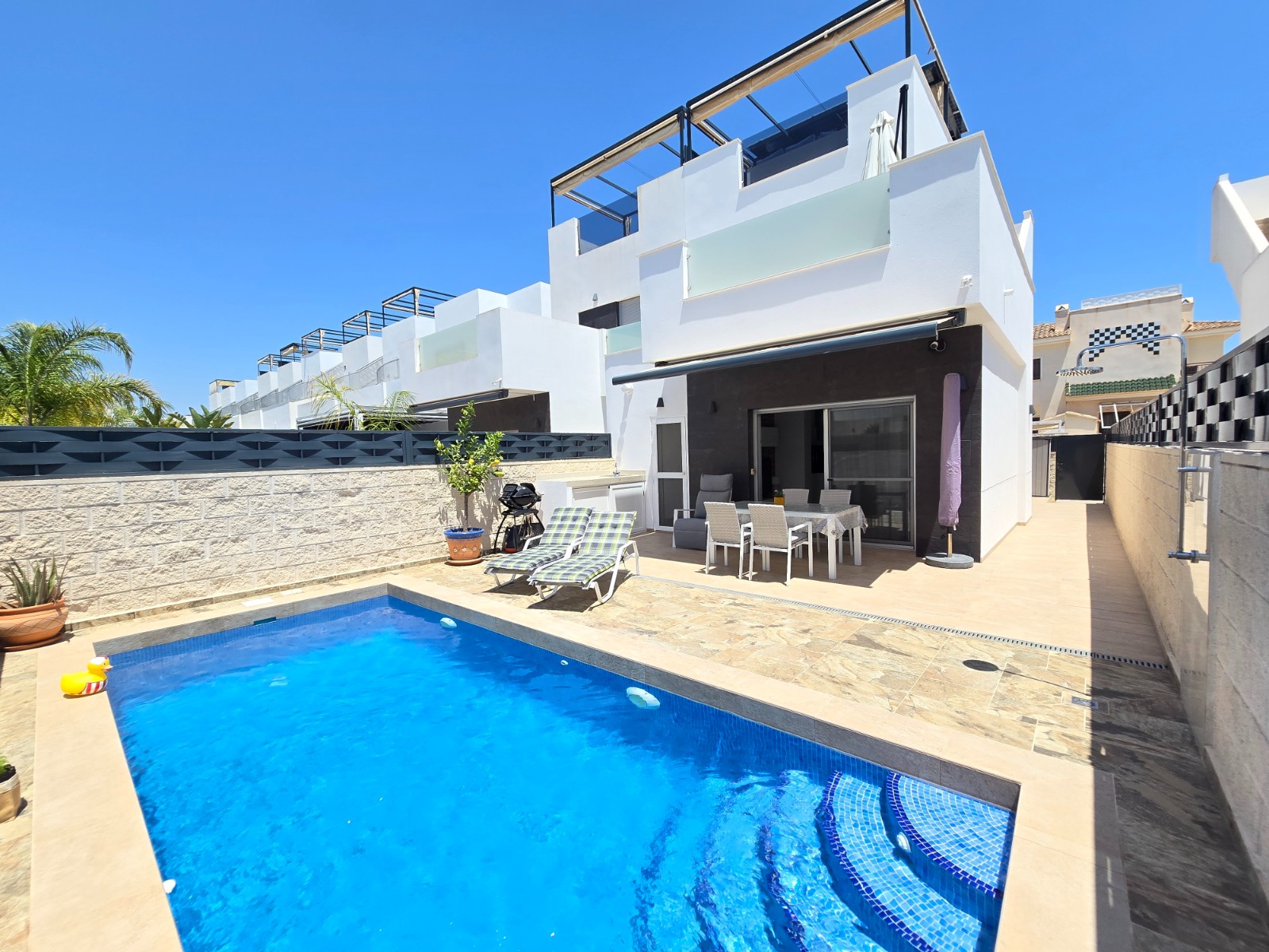 Villa en Alicante, España 3 dormitorios, 107 m2 No. 173860