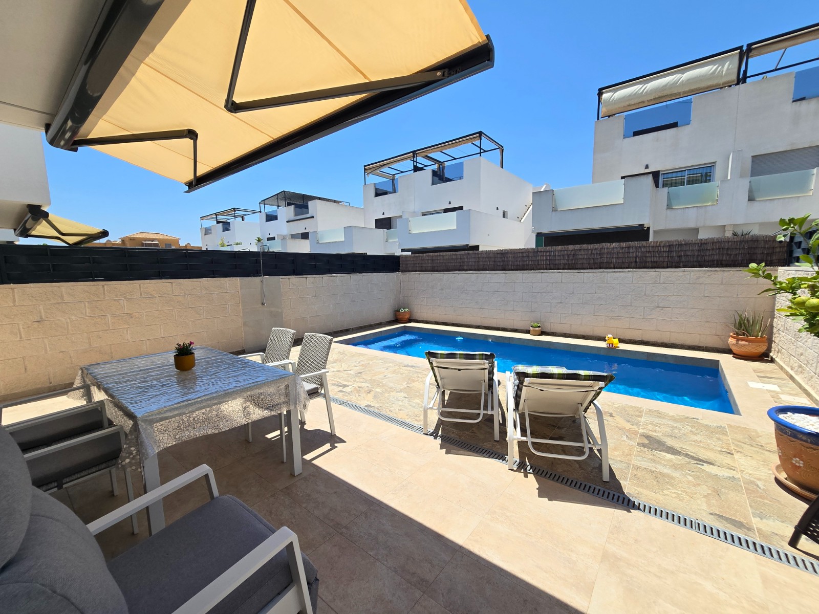 Villa en Alicante, España 3 dormitorios, 107 m2 No. 173860