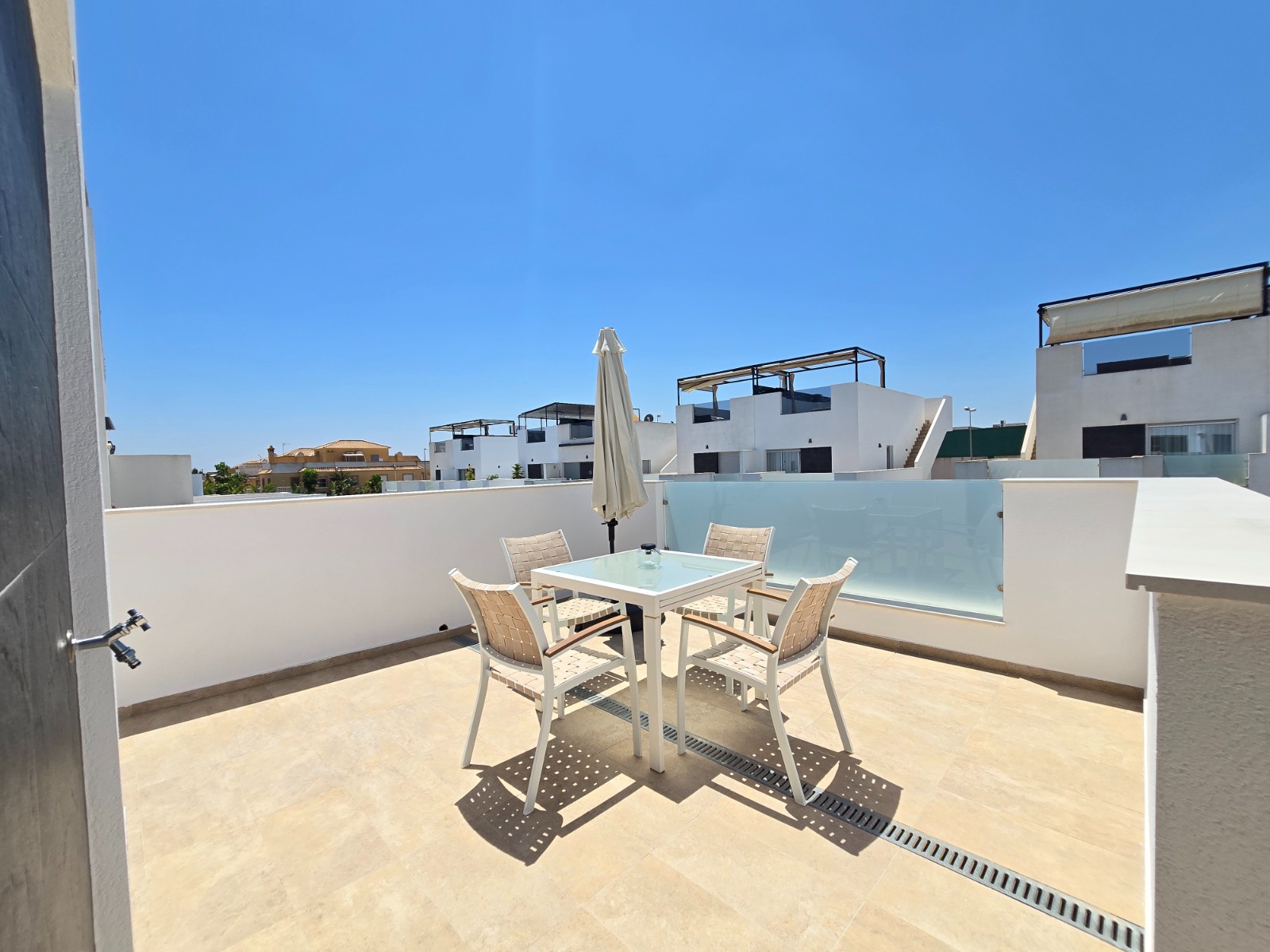 Villa en Alicante, España 3 dormitorios, 107 m2 No. 173860