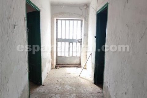 House for sale in Caniles, Granada, Spain 195 sq.m. No. 184195 - photo 2