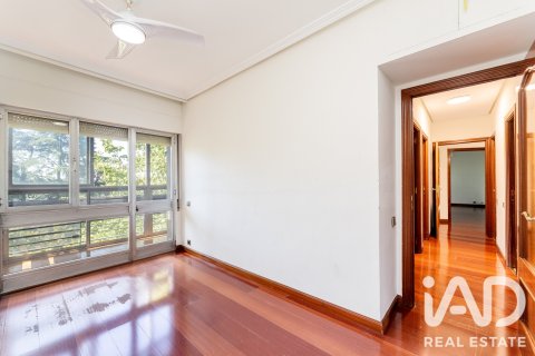 Apartament w Madrid, Hiszpania 5 sypialni, 201 mkw. nr 187686 – zdjęcie 18
