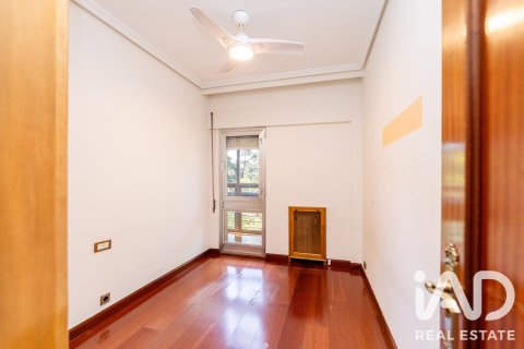 Apartament w Madrid, Hiszpania 5 sypialni, 201 mkw. nr 187686 – zdjęcie 16