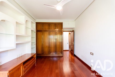 Apartament w Madrid, Hiszpania 5 sypialni, 201 mkw. nr 187686 – zdjęcie 15