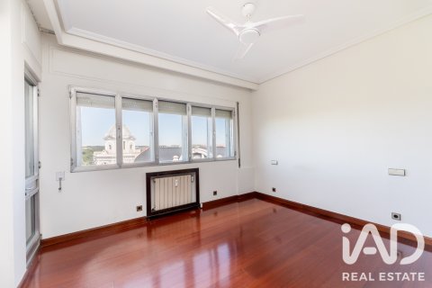 Apartament w Madrid, Hiszpania 5 sypialni, 201 mkw. nr 187686 – zdjęcie 10