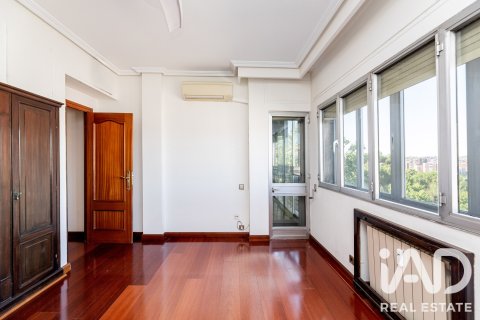 Apartament w Madrid, Hiszpania 5 sypialni, 201 mkw. nr 187686 – zdjęcie 12