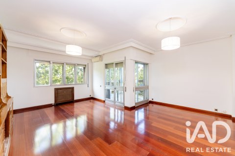 Apartament w Madrid, Hiszpania 5 sypialni, 201 mkw. nr 187686 – zdjęcie 2