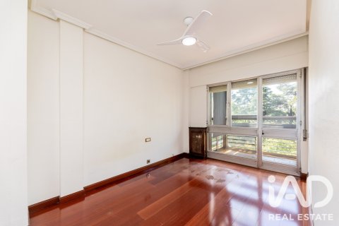 Apartament w Madrid, Hiszpania 5 sypialni, 201 mkw. nr 187686 – zdjęcie 19