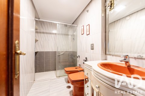 Apartament w Madrid, Hiszpania 5 sypialni, 201 mkw. nr 187686 – zdjęcie 30