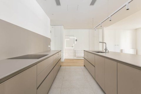 Apartament w Barcelona, Hiszpania 2 sypialnie, 150 mkw. nr 150892 – zdjęcie 12