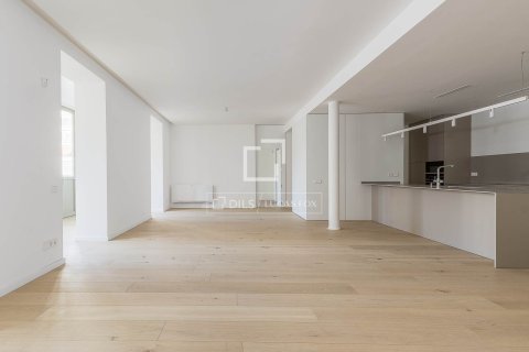 Apartament w Barcelona, Hiszpania 2 sypialnie, 150 mkw. nr 150892 – zdjęcie 3