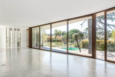 Villa till salu i Sant Cugat Del Valles, Barcelona, Spanien 6 sovrum, 600 kvm. Nr. 150888 - foto 2