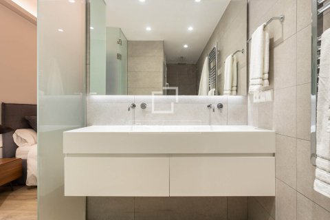 Apartament w Barcelona, Hiszpania 3 sypialnie, 125 mkw. nr 150893 – zdjęcie 16