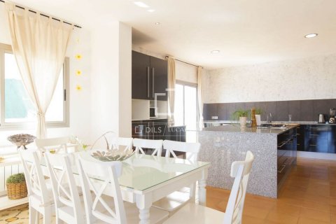 Huvila myytävänä Sitges, Barcelona, Espanja, 6 makuuhuonetta, 422 m2 No. 150894 - kuva 7