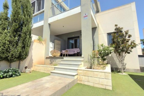 House for sale in Torrevieja, Alicante, Spain 3 bedrooms, 109 sq.m. No. 195239 - photo 3