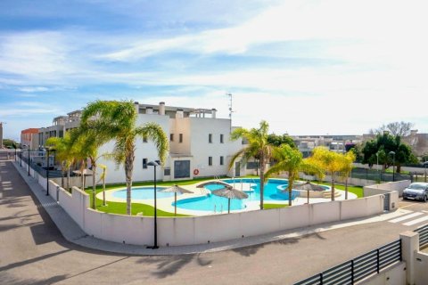 House in Torrevieja, Alicante, Spain 3 bedrooms, 109 sq.m. No. 195239